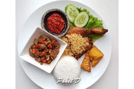 Menu Delivery Ayam Tulang Lunak Keratonan