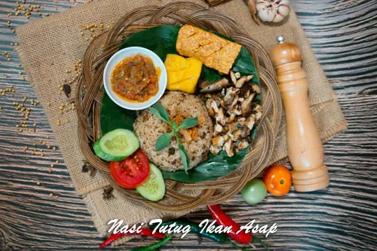 Menu Delivery Dapur Wareg